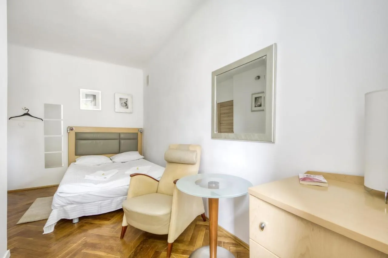 منزل للإقامة 404 Rooms Obrzezna Mokotow وارسو